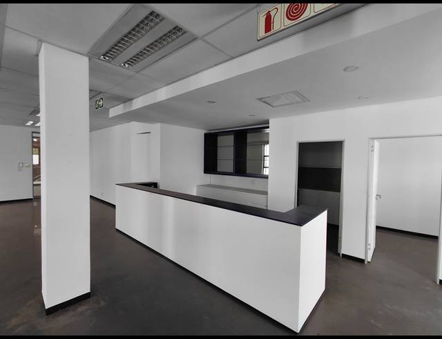 273M² OFFICE TO LET IN BRYANSTON